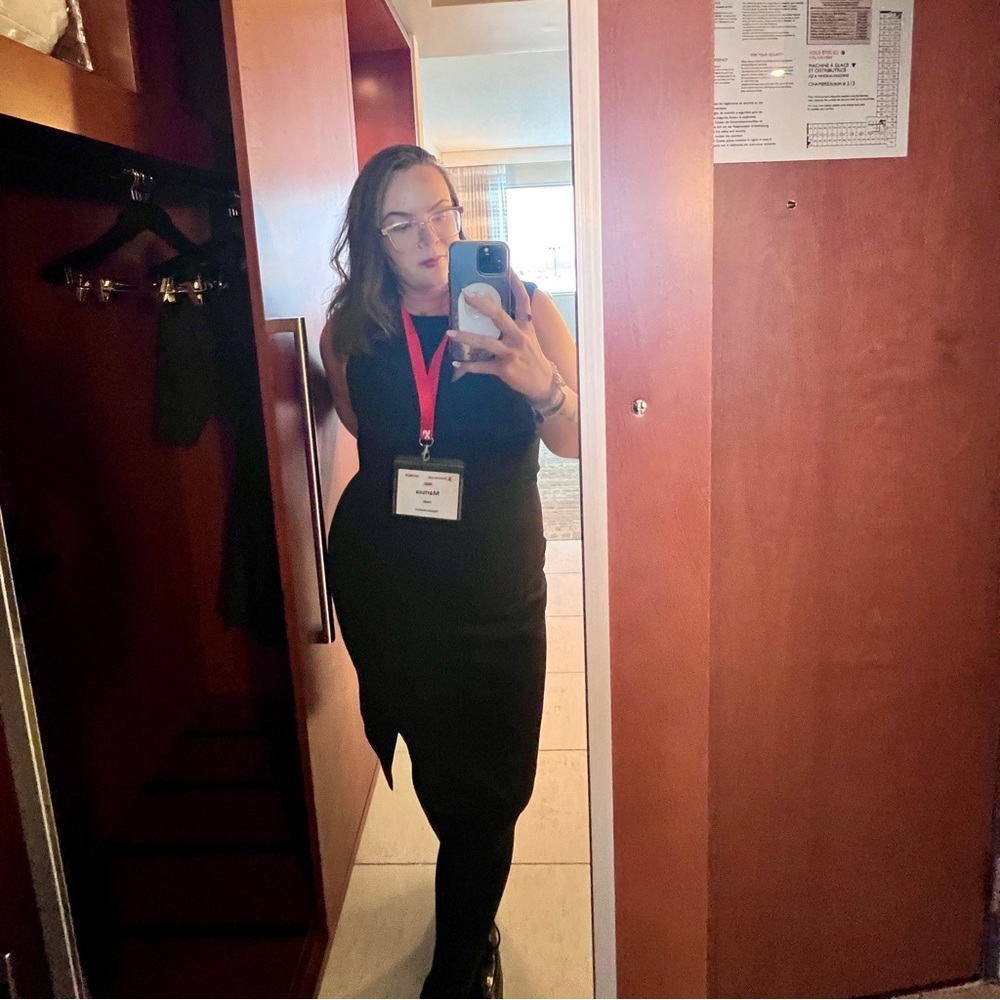 Meet your Posher, Marissa - Picture 4 of 5